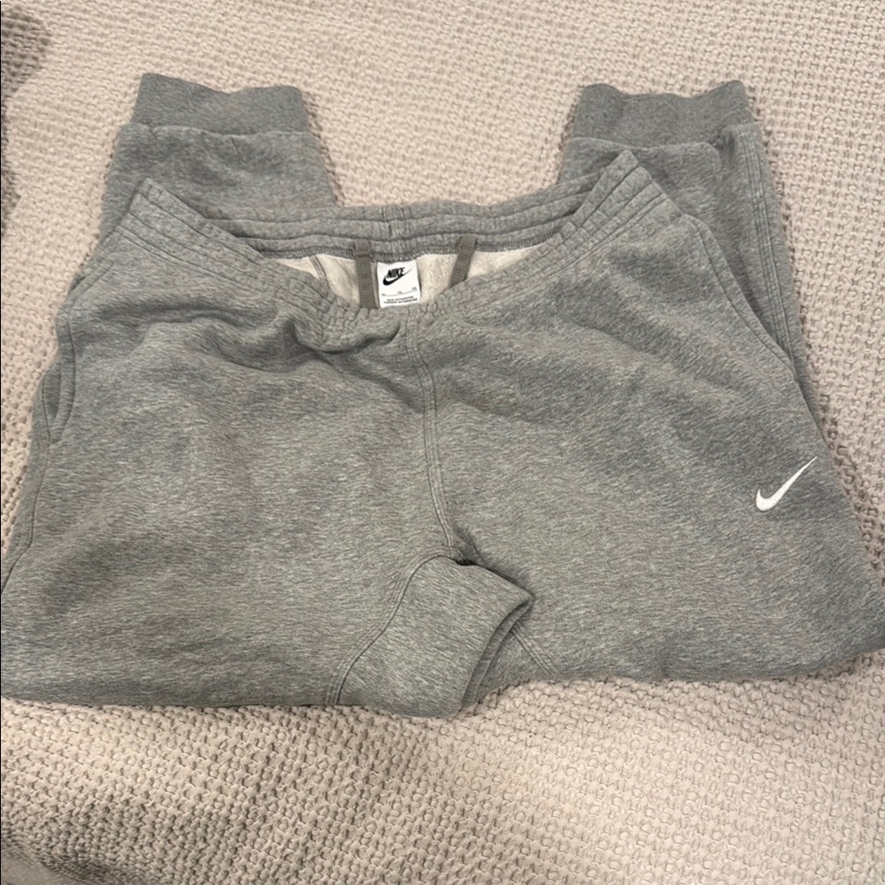 Nike Men’s Gray Sweatpants